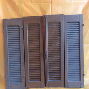 Ξύλινα παλιά παντζούρια