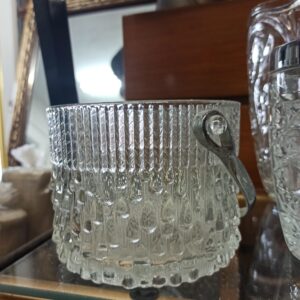 Γυάλινη παγοθήκη