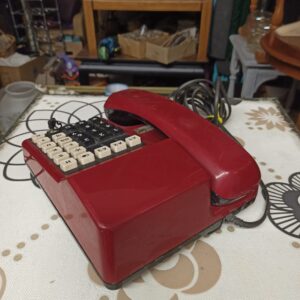 Alternative view of Παλιό τηλέφωνο '80