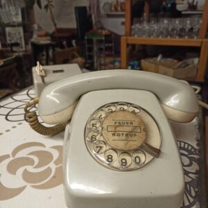 Παλιό τηλέφωνο '80