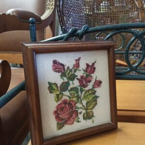 Alternative view of Κεντητό πινακάκι red roses