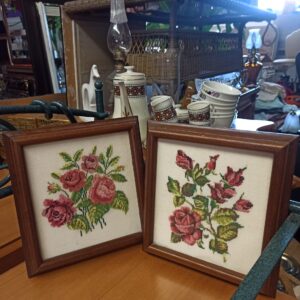 Κεντητό πινακάκι red roses