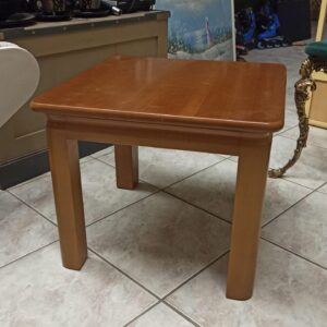 Alternative view of Απλό ξύλινο βοηθητικό τραπεζάκι του 1990 Μ44χΠ44χΥ40εκ