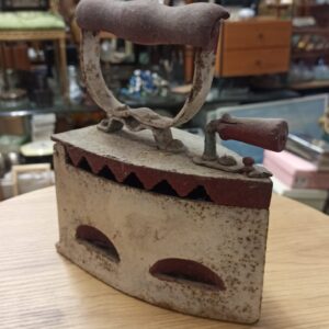 Παλιό σίδερο σιδερώματος