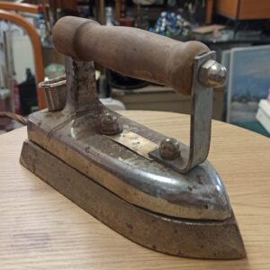 Παλιό ελληνικό σίδερο σιδερώματος