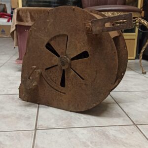 Μια παλιά αγροτική μηχανή 1τμχ