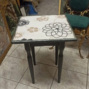 Alternative view of Ξύλινο τραπεζάκι βαμμένο με χρώματα κιμωλίας 1τμχ Υ60χΜ45χΠ45εκ