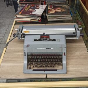 Olivetti Linea 88 γραφομηχανή του '60 1τμχ Μ33-60χΥ20χΠ40εκ