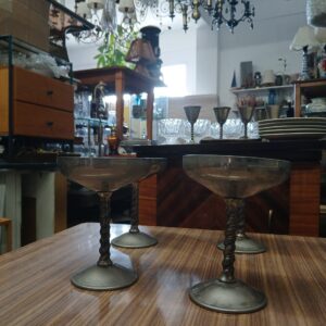 Alternative view of Διάφορα διακοσμητικά μεταλλικά ποτήρια