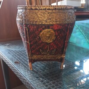 Διακοσμητική γλάστρα