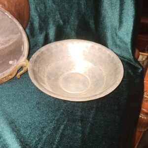 Alternative view of Διακοσμητικό ορειχάλκινο λεκανάκι