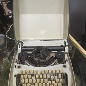 Παλιά γραφομηχανή gabriele 10