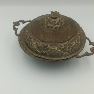 μπρούτζινο σκεύος σερβιρίσματος